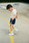 Le short Simply marine, mixte, porté par Léon.