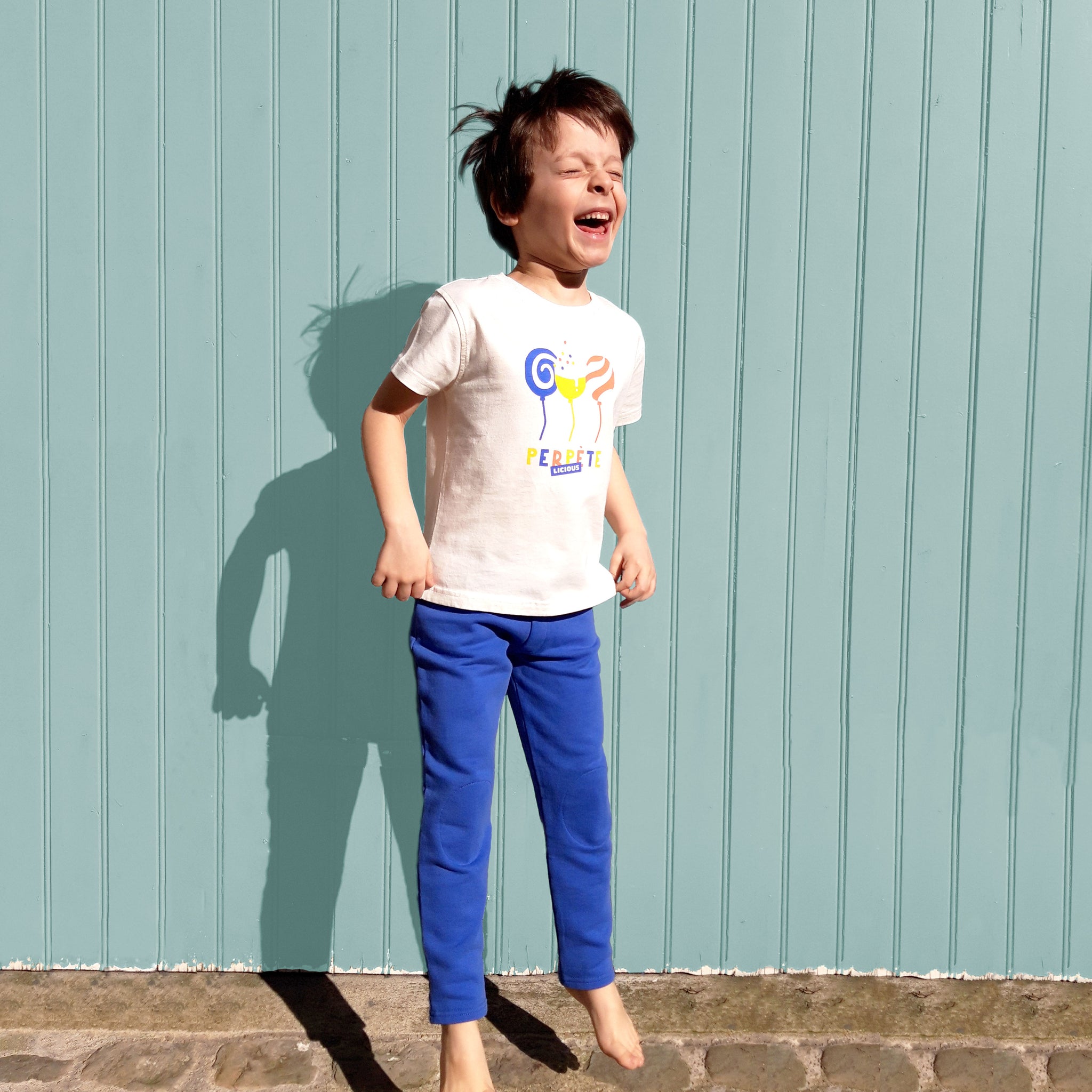 Tee-shirt enfant PerpèteLicious, mixte, en coton bio, porté